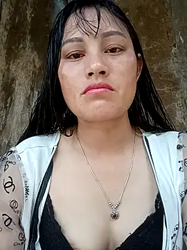 Snapshot of Momo-biki chatting on 07-07-26, 05:32 Momo-biki online show from 07-07-26, 05:32