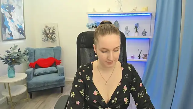 CaseyTerini online show from 04-09-26, 06:19