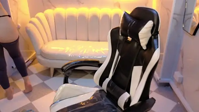 Snapshot of Valerie_moon_b chatting on 02-12-26, 12:55 Valerie moon b online show from 02-12-26, 12:55