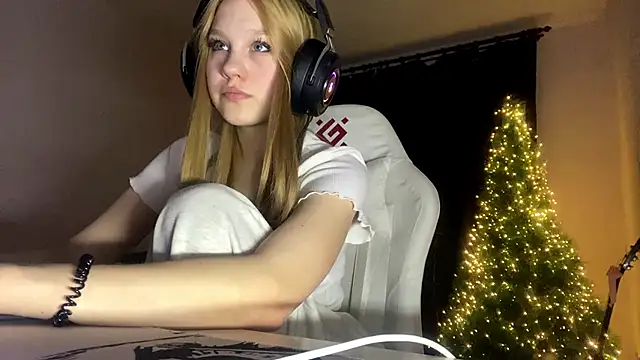 Snapshot of axin_burnell chatting on 02-04-26, 06:14 axin burnell online show from 02-04-26, 06:14