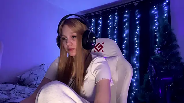 Snapshot of axin_burnell chatting on 02-14-26, 05:53 axin burnell online show from 02-14-26, 05:53