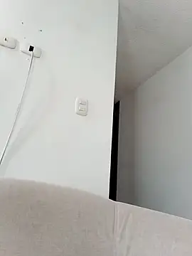 lyss muller online show from 04-19-26, 04:28