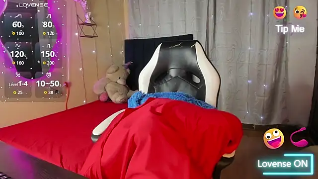 Snapshot of SamiraAwada chatting on 02-20-26, 06:41 SamiraAwada online show from 02-20-26, 06:41