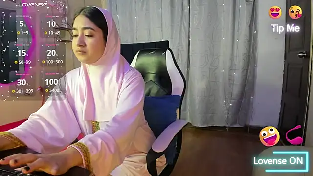 Snapshot of SamiraAwada chatting on 02-22-26, 12:47 SamiraAwada online show from 02-22-26, 12:47