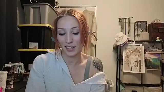 Snapshot of ThornsandHoney chatting on 05-18-26, 05:57 ThornsandHoney online show from 05-18-26, 05:57
