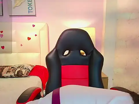 Snapshot of AmyTorres_ chatting on 02-20-26, 07:58 AmyTorres online show from 02-20-26, 07:58