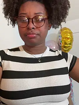 Snapshot of cocoaswretie chatting on 02-27-26, 03:17 cocoaswretie online show from 02-27-26, 03:17