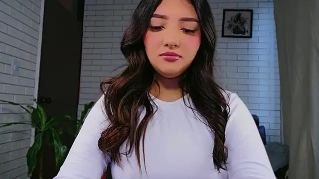 Snapshot of Catalu_x chatting on 02-13-26, 11:17 Catalu x online show from 02-13-26, 11:17