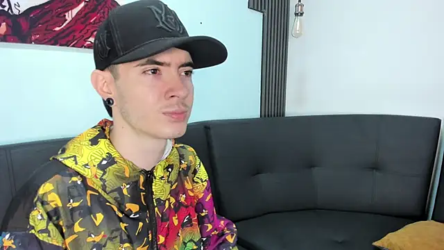 Snapshot of Lio_____ chatting on 02-12-26, 04:24 Lio online show from 02-12-26, 04:24