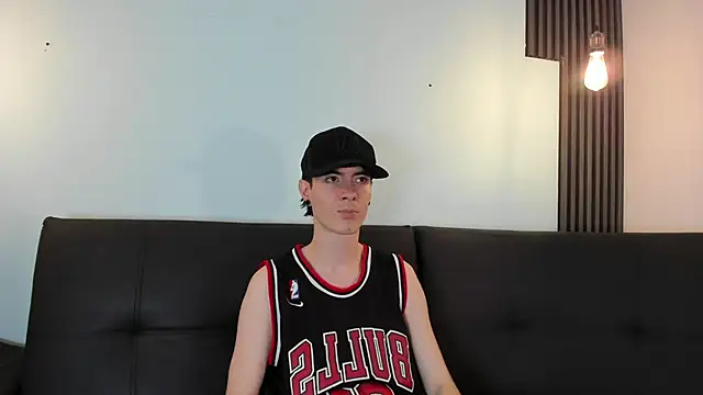 Snapshot of Lio_____ chatting on 02-28-26, 01:50 Lio online show from 02-28-26, 01:50