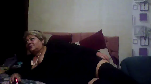Snapshot of bialoba7 chatting on 06-08-26, 02:17 bialoba7 online show from 06-08-26, 02:17