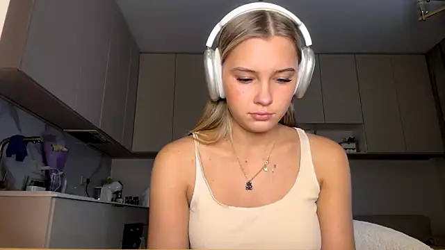 Snapshot of SeveralDip chatting on 02-27-26, 01:22 SeveralDip online show from 02-27-26, 01:22