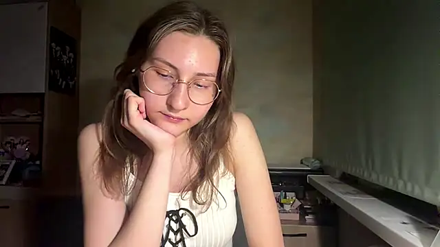 Miaaa Moon online show from 05-26-26, 06:26