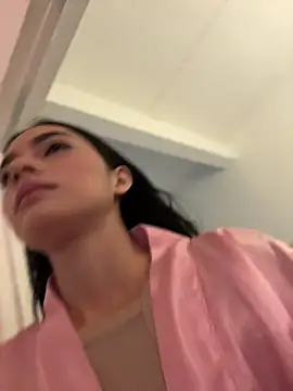 Doll Alaia  online show from 02-12-26, 10:54