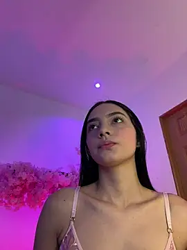 Doll Alaia  online show from 02-21-26, 11:00