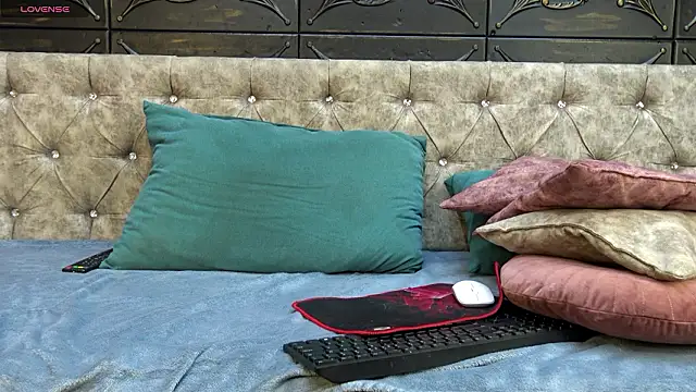 Snapshot of KlaraMuse chatting on 02-13-26, 04:03 KlaraMuse online show from 02-13-26, 04:03