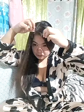 Snapshot of Zyramae_25 chatting on 02-05-26, 01:49 Zyramae 25 online show from 02-05-26, 01:49