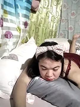 Snapshot of Zyramae_25 chatting on 02-13-26, 07:32 Zyramae 25 online show from 02-13-26, 07:32