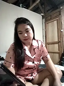 Snapshot of Zyramae_25 chatting on 04-20-26, 10:40 Zyramae 25 online show from 04-20-26, 10:40