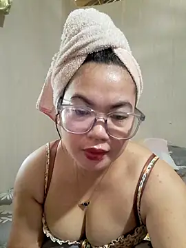 Snapshot of Zyramae_25 chatting on 04-28-26, 05:01 Zyramae 25 online show from 04-28-26, 05:01