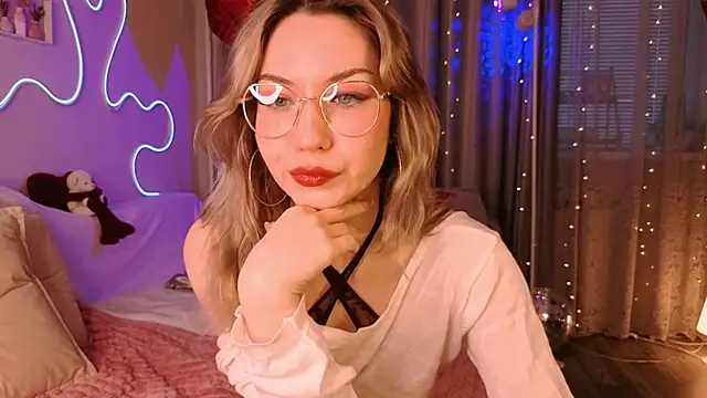 lusciousslily online show from 02-25-26, 01:37