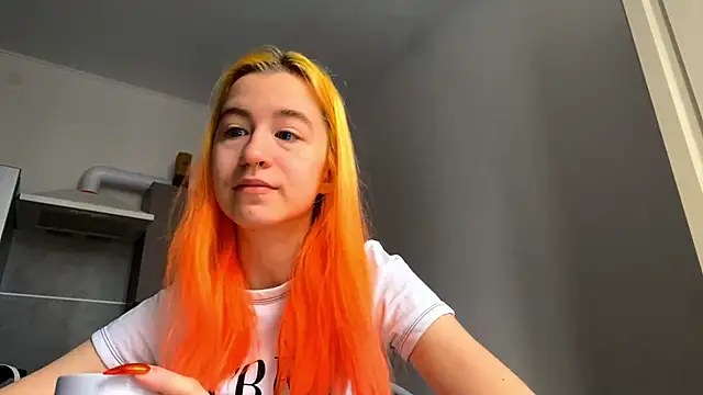 Snapshot of EmilyHein chatting on 02-05-26, 07:02 EmilyHein online show from 02-05-26, 07:02