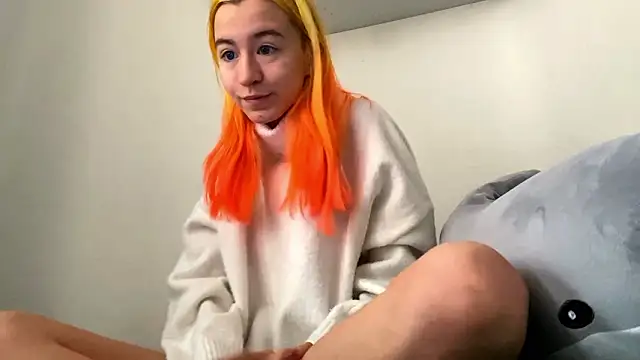 Snapshot of EmilyHein chatting on 02-07-26, 07:01 EmilyHein online show from 02-07-26, 07:01