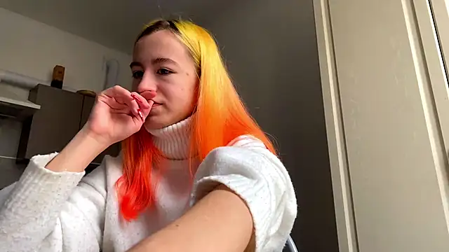 Snapshot of EmilyHein chatting on 03-02-26, 06:14 EmilyHein online show from 03-02-26, 06:14