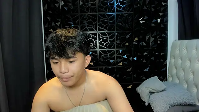 Snapshot of xlovercutietwink chatting on 04-06-26, 04:32 xlovercutietwink online show from 04-06-26, 04:32