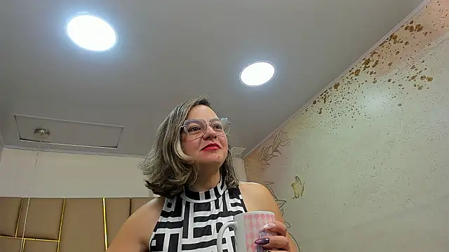 Snapshot of ArianaSommers chatting on 02-22-26, 11:42 ArianaSommers online show from 02-22-26, 11:42