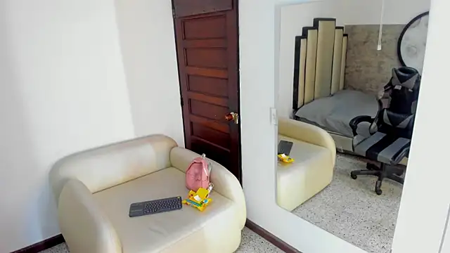 Snapshot of Philipp-Jones chatting on 02-25-26, 01:21 Philipp-Jones online show from 02-25-26, 01:21