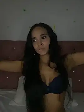 Snapshot of Maria_x_Alejandra chatting on 05-03-26, 03:12 Maria x Alejandra online show from 05-03-26, 03:12