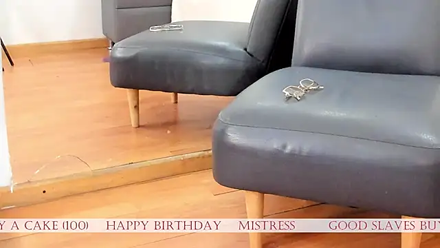 Snapshot of Oliviia_williams chatting on 02-20-26, 11:32 Oliviia williams online show from 02-20-26, 11:32