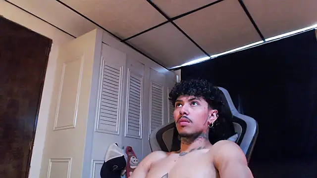 D3v1L88 online show from 04-02-26, 06:38