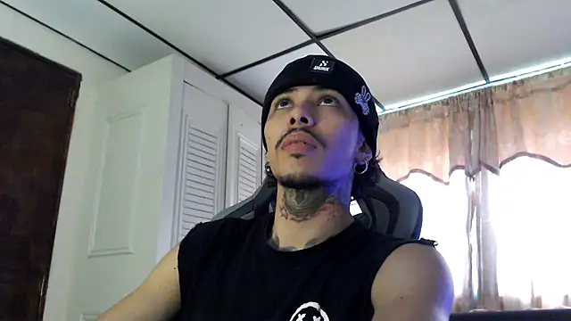 D3v1L88 online show from 04-15-26, 05:42