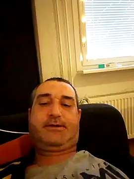 Snapshot of markostoitchev12 chatting on 11-24-25, 08:25 markostoitchev12 online show from 11-24-25, 08:25