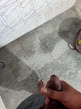 delvin92 online show from 03-10-26, 06:57