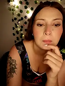 Snapshot of melly_whatson chatting on 02-26-26, 11:20 melly whatson online show from 02-26-26, 11:20