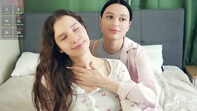 Snapshot of ZofiaSoshnik chatting on 02-19-26, 08:21 ZofiaSoshnik online show from 02-19-26, 08:21