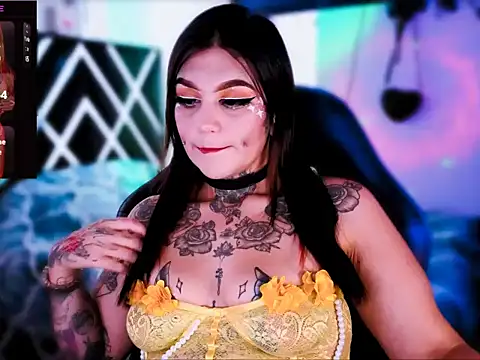 Zoeee 001 online show from 02-06-26, 07:39