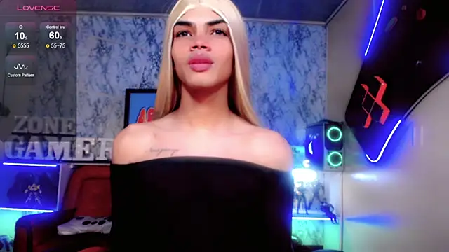 Snapshot of Karol_Vanessa__ chatting on 06-01-26, 11:34 Karol Vanessa online show from 06-01-26, 11:34