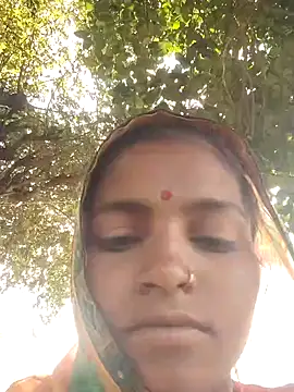 Snapshot of Gungun_thakur chatting on 02-05-26, 05:01 Gungun thakur online show from 02-05-26, 05:01