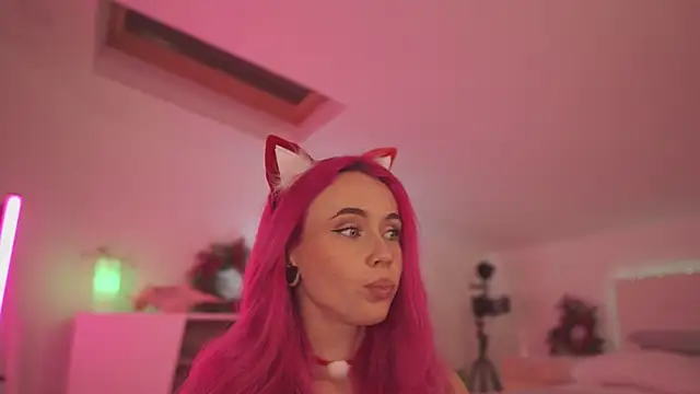 Sarah Pink online show from 12-25-24, 05:37