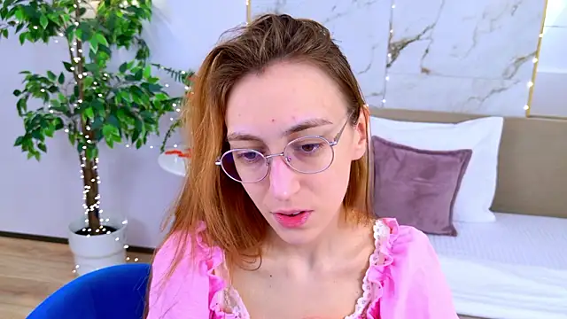 Snapshot of LeyaAtwood chatting on 02-14-26, 05:15 LeyaAtwood online show from 02-14-26, 05:15