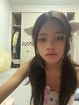 Snapshot of srr6677 chatting on 06-19-26, 10:41 srr6677 online show from 06-19-26, 10:41