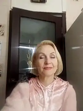 Snapshot of MichelleSolis chatting on 02-03-26, 07:52 MichelleSolis online show from 02-03-26, 07:52