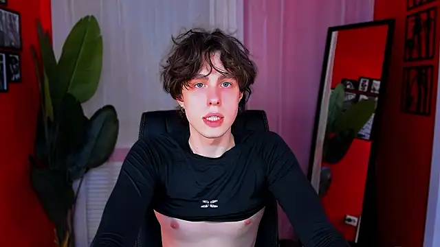 Snapshot of Keith_Erickson chatting on 02-12-26, 02:45 Keith Erickson online show from 02-12-26, 02:45