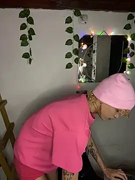 Snapshot of lucke_collins22 chatting on 02-18-26, 06:20 lucke collins22 online show from 02-18-26, 06:20