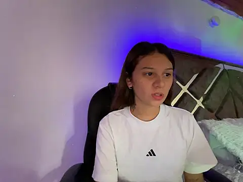 Snapshot of alison_parkerr26 chatting on 02-05-26, 04:55 alison parkerr26 online show from 02-05-26, 04:55