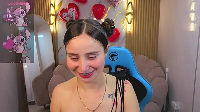 Snapshot of Ariana18_b chatting on 02-26-26, 12:48 Ariana18 b online show from 02-26-26, 12:48